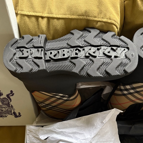 Burberry Black and Beige Plaid Rain Boots - Picture 5 of 5